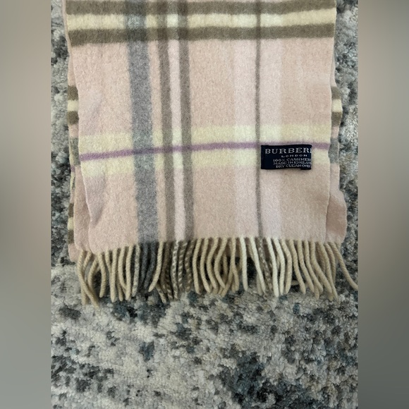 Burberry Pink Cashmere Plaid Nova Check Fringe Scarf - Picture 2 of 10
